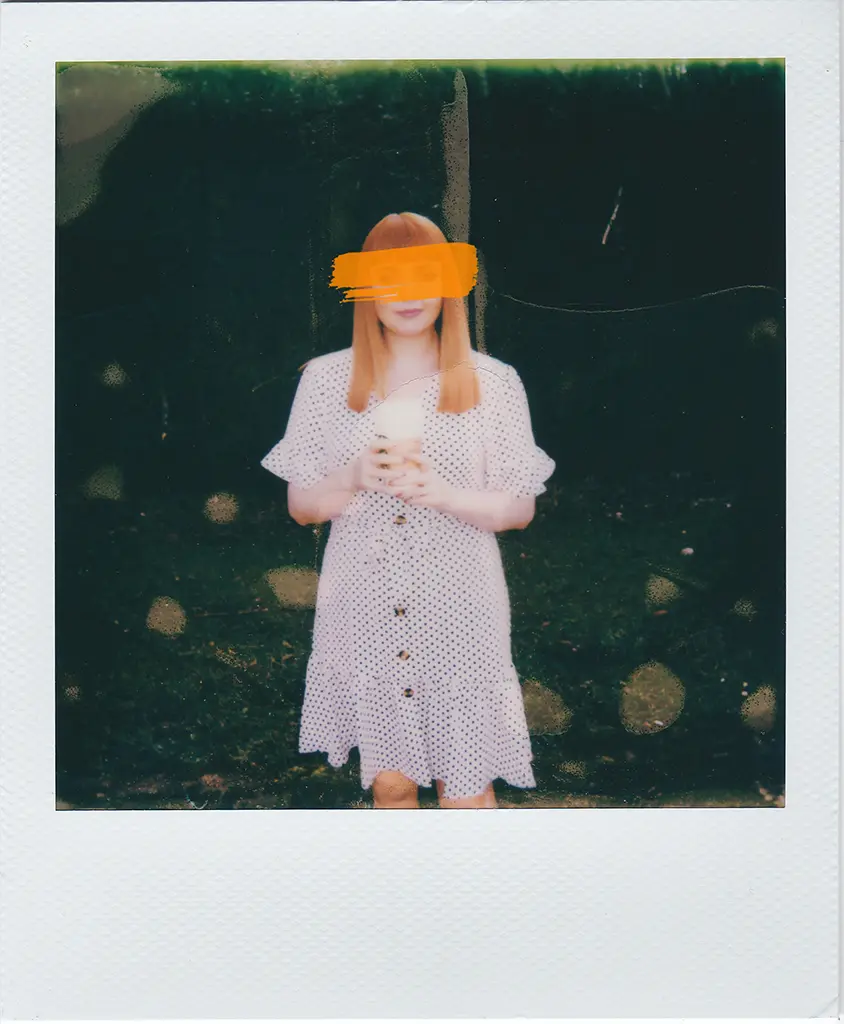 Polaroid artistique – Page Réalisations AVA‑CSI Photographie artistique de style polaroid accompagnant le formulaire de contact sur la page Réalisations d’AVA‑CSI