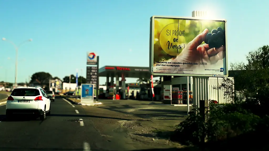 Affichage urbain Banque Populaire du Sud présentant une campagne dédiée au secteur agricole